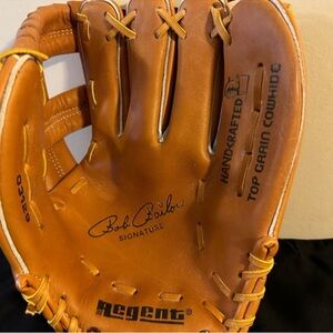 Vintage 1970s-80s Regent Bob Bailor Signed Youth Leather Baseball Glove